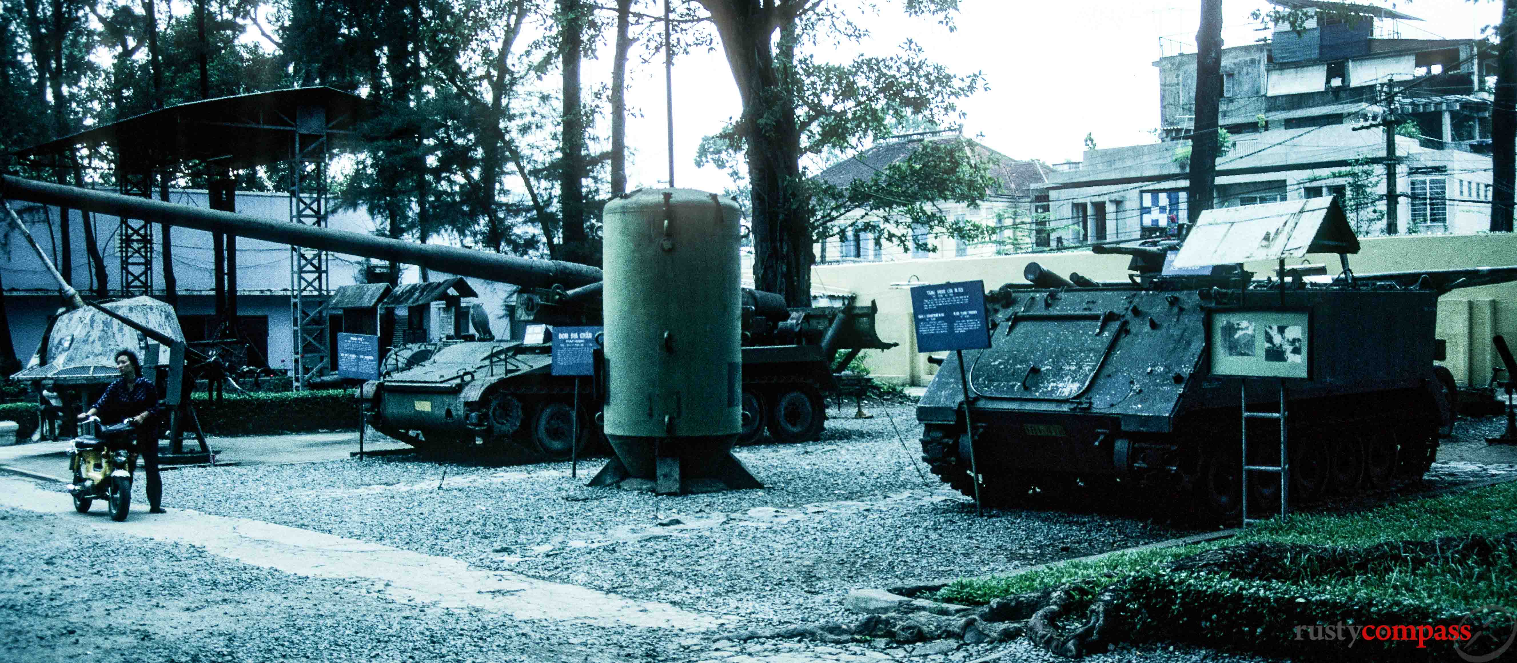Tanks at the original War Crimes Museum 1994